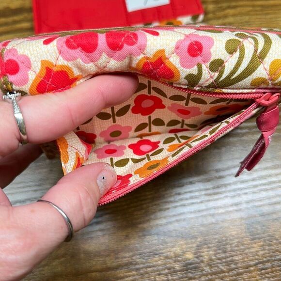 Vera Bradley Tri-Fold Wallet Folkloric Retired Pink Green Orange - Picture 6 of 6